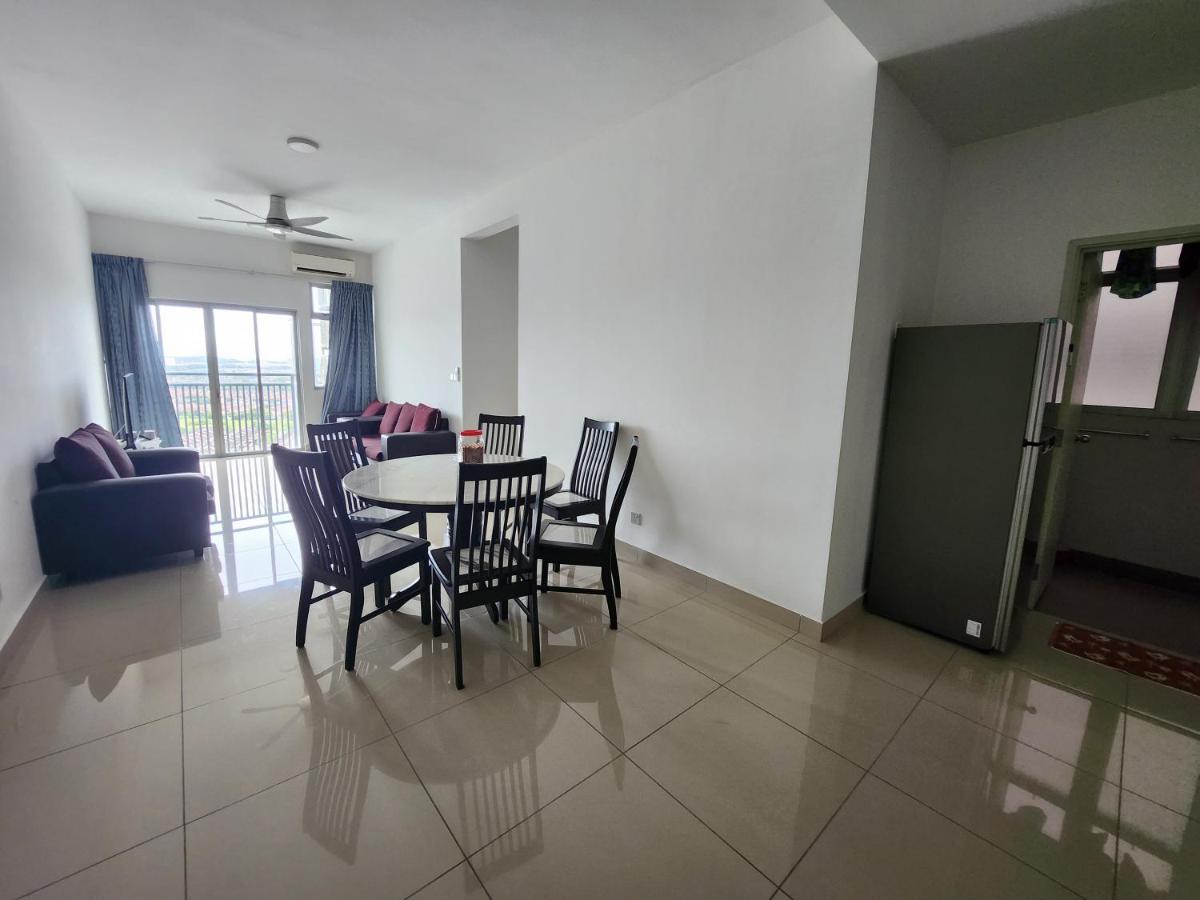 Meridin Bayvue Apartment